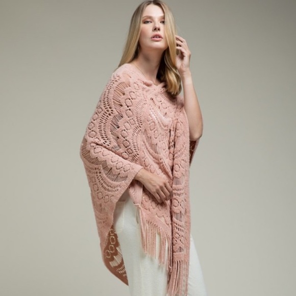 Women's Ruggine Prairie Inspired Knit V-Neck Fringe Poncho Blush Pink One Size - Picture 1 of 5